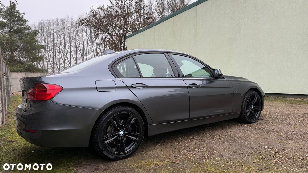 BMW Seria 3 - 36