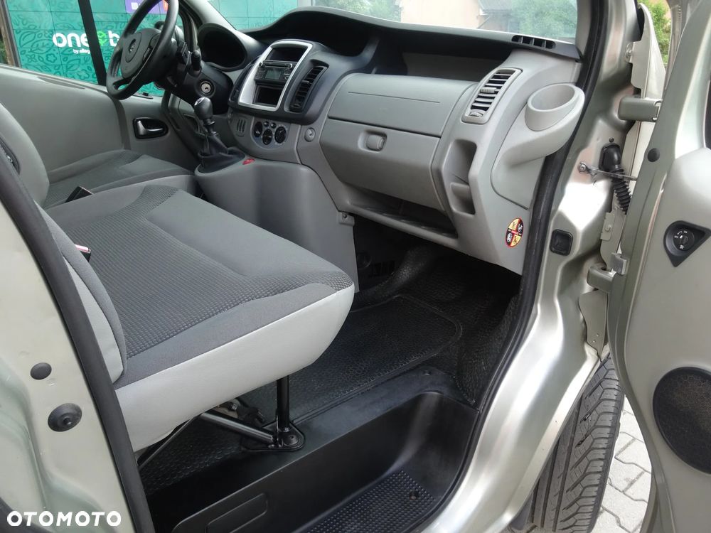 Opel Vivaro L2H1 2.9t Essentia - 11