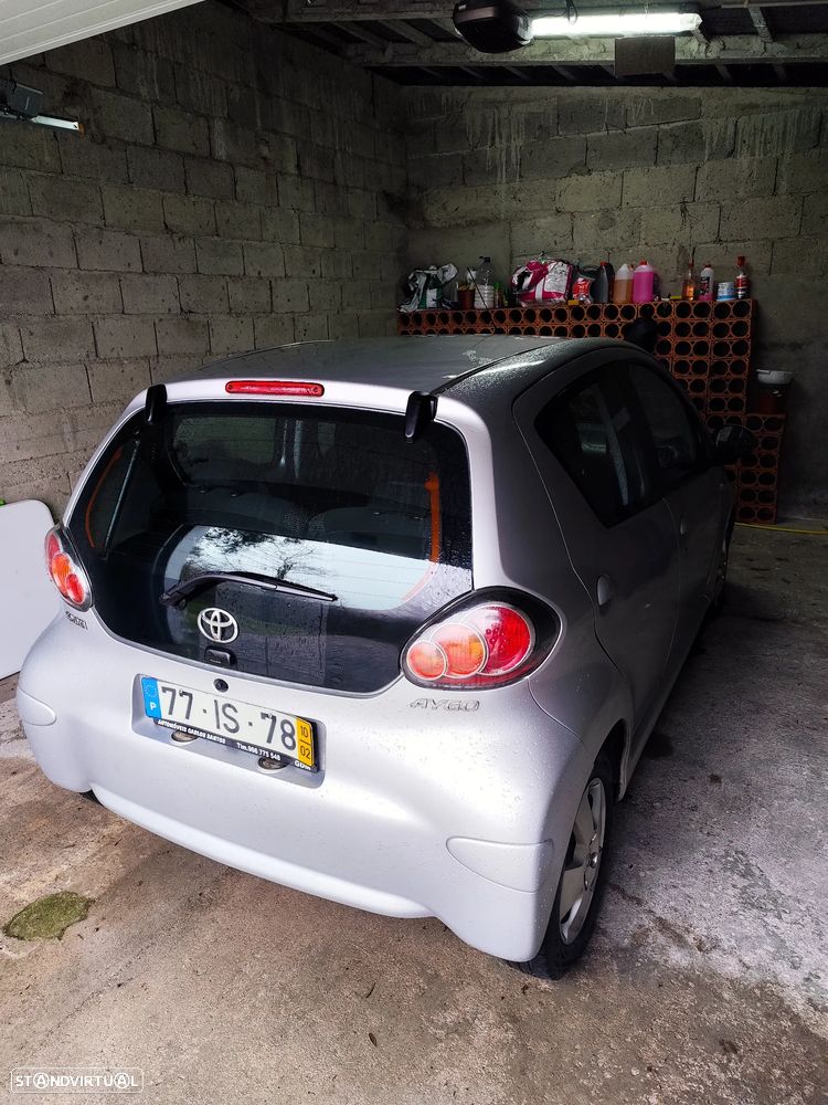 Toyota Aygo 1.0 + AC - 10