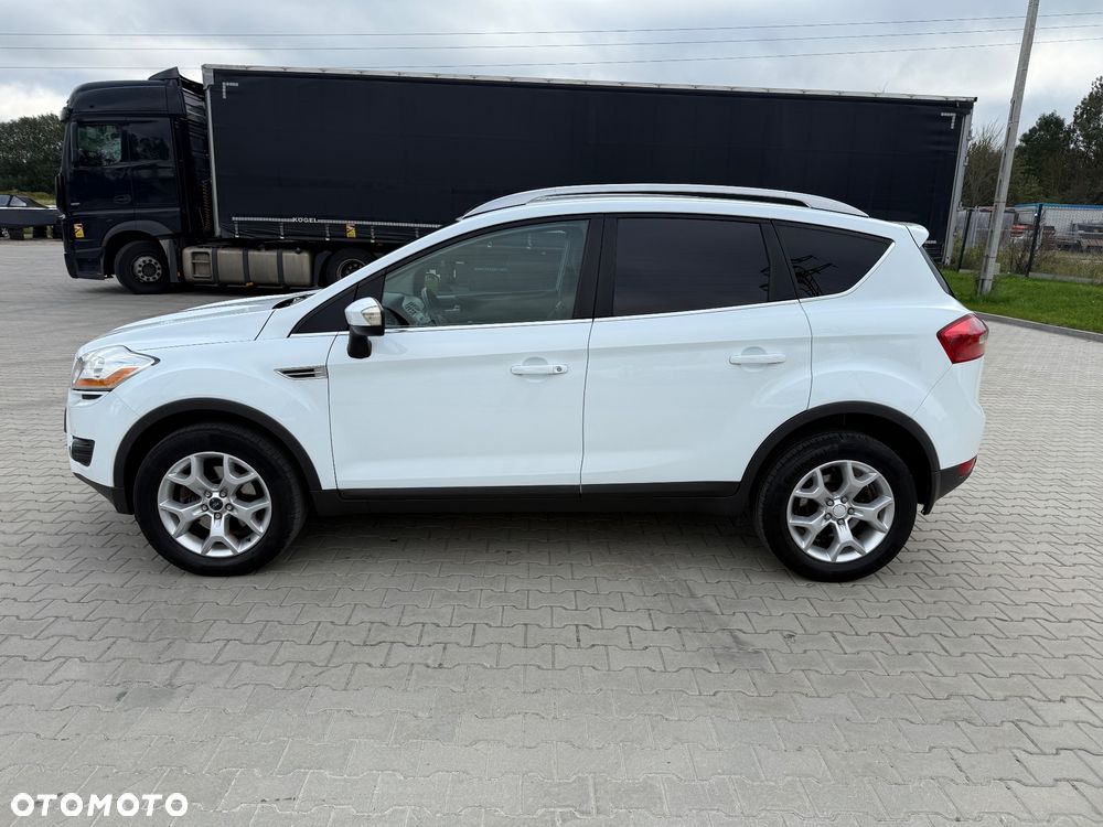 Ford Kuga 2.0 TDCi 2x4 Titanium - 4