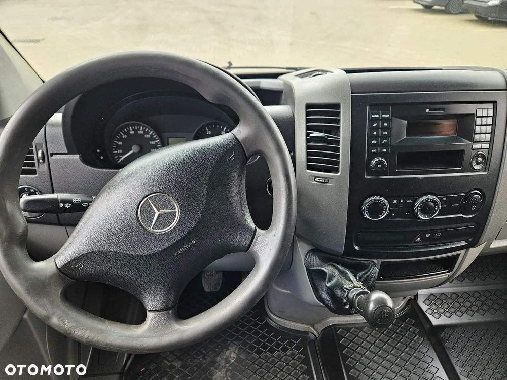Mercedes-Benz SPRINTER - 10