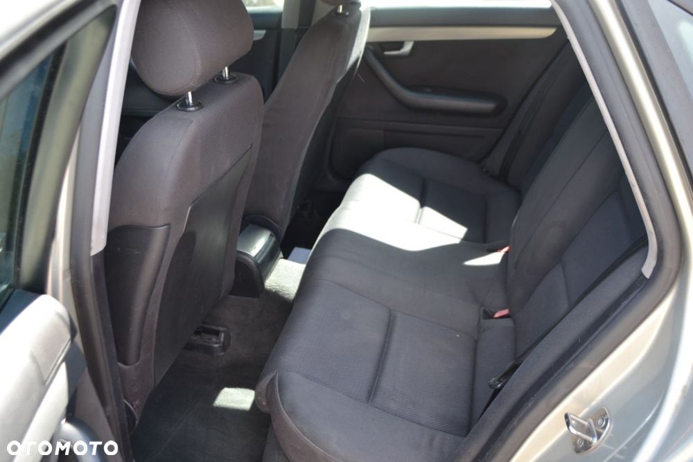 Audi A4 Limousine - 5