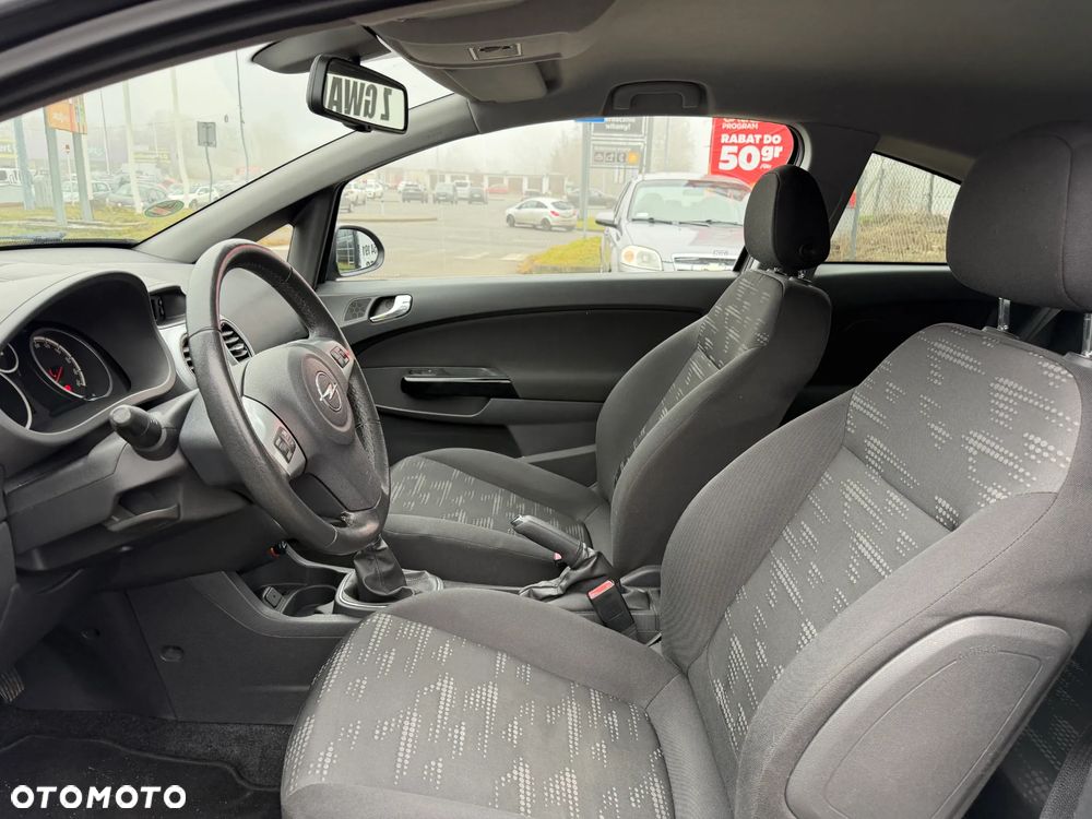 Opel Corsa 1.4 16V Cosmo - 32