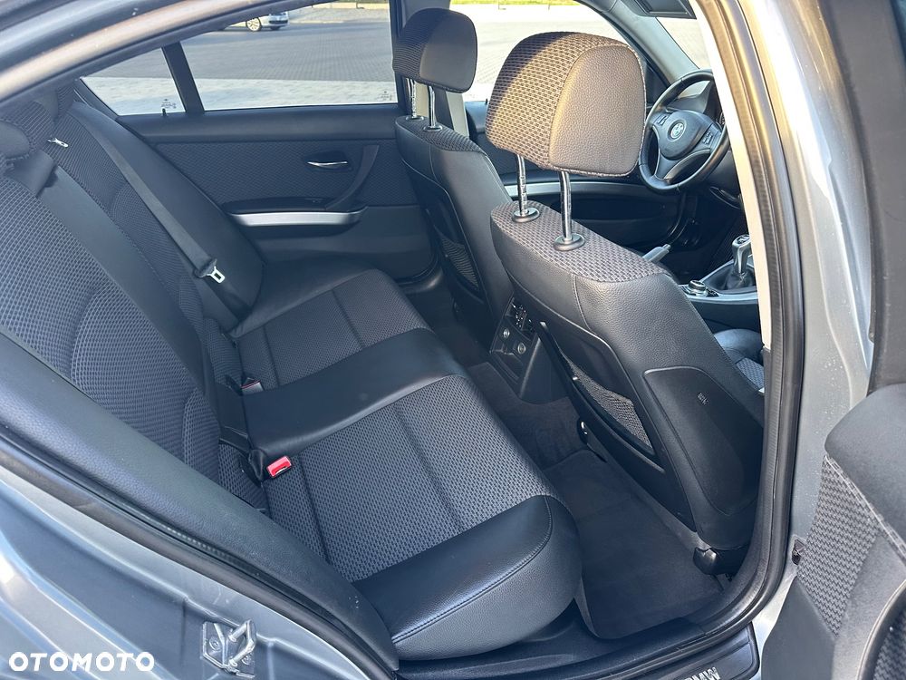 BMW Seria 3 320d DPF - 17