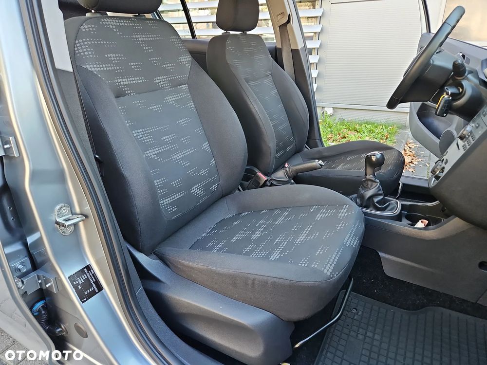 Opel Corsa 1.2 16V Enjoy - 25