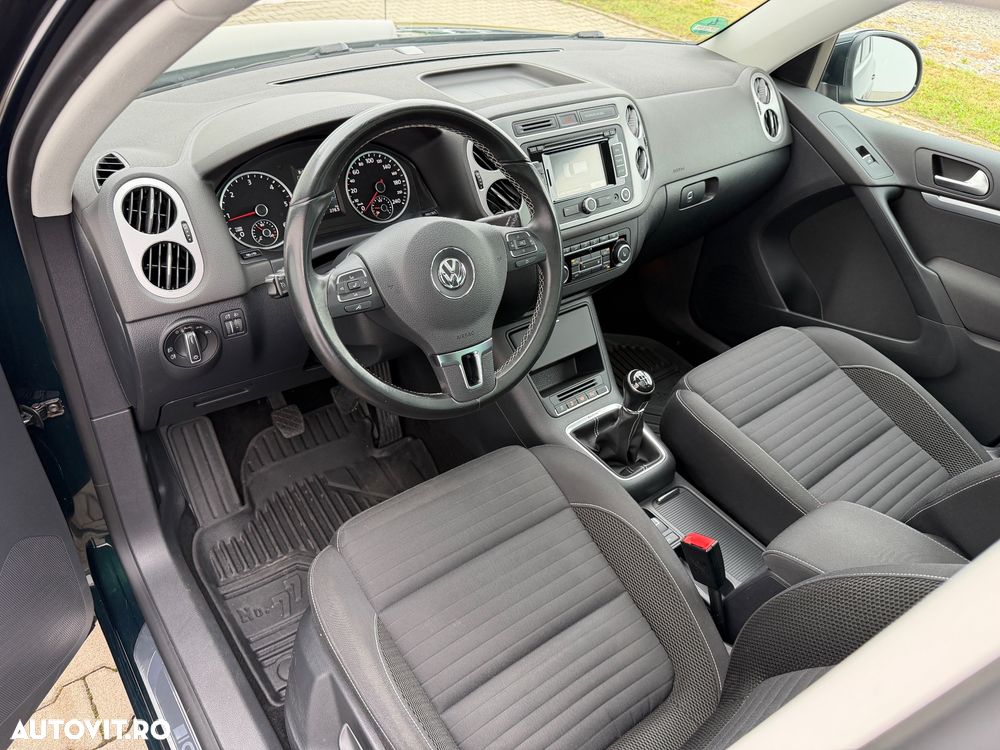 Volkswagen Tiguan 2.0 TDI DPF 4Motion BlueMotion Technology Lounge Sport & Style - 22
