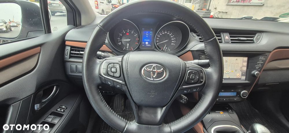 Toyota Avensis 1.8 Premium - 8