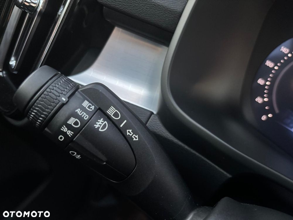 Volvo XC 40 B3 Core - 21