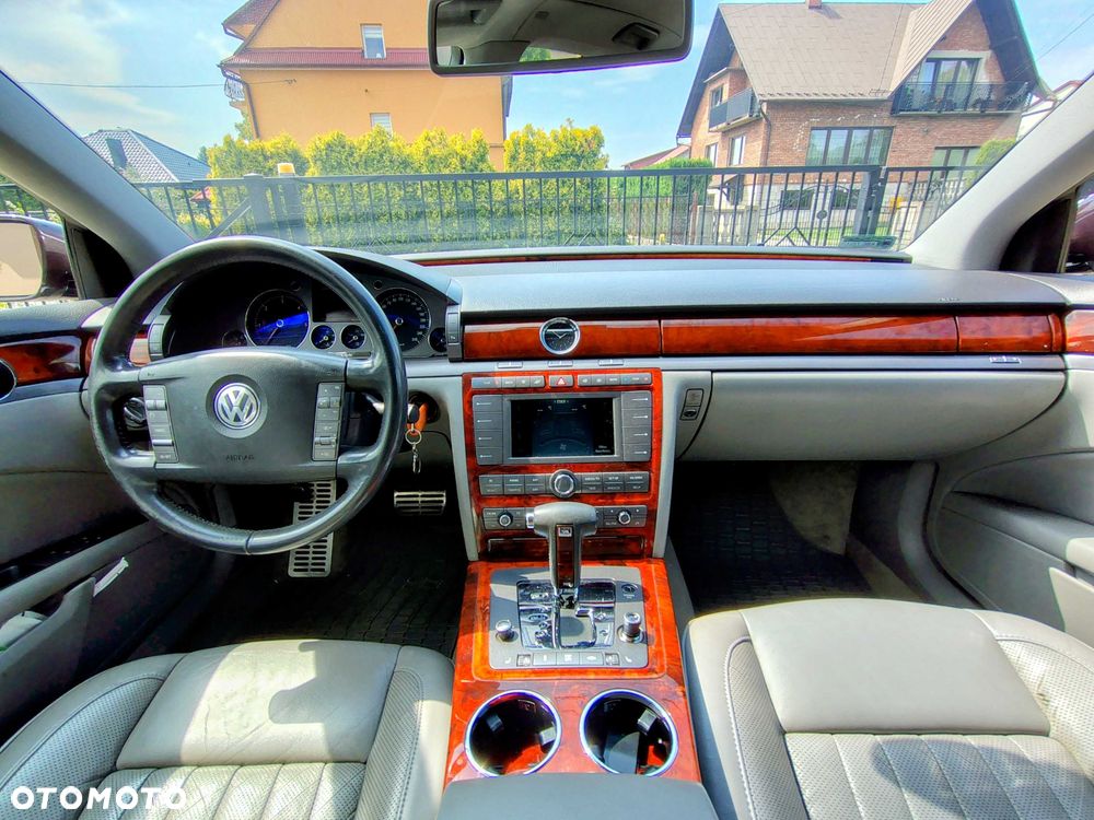Volkswagen Phaeton - 5