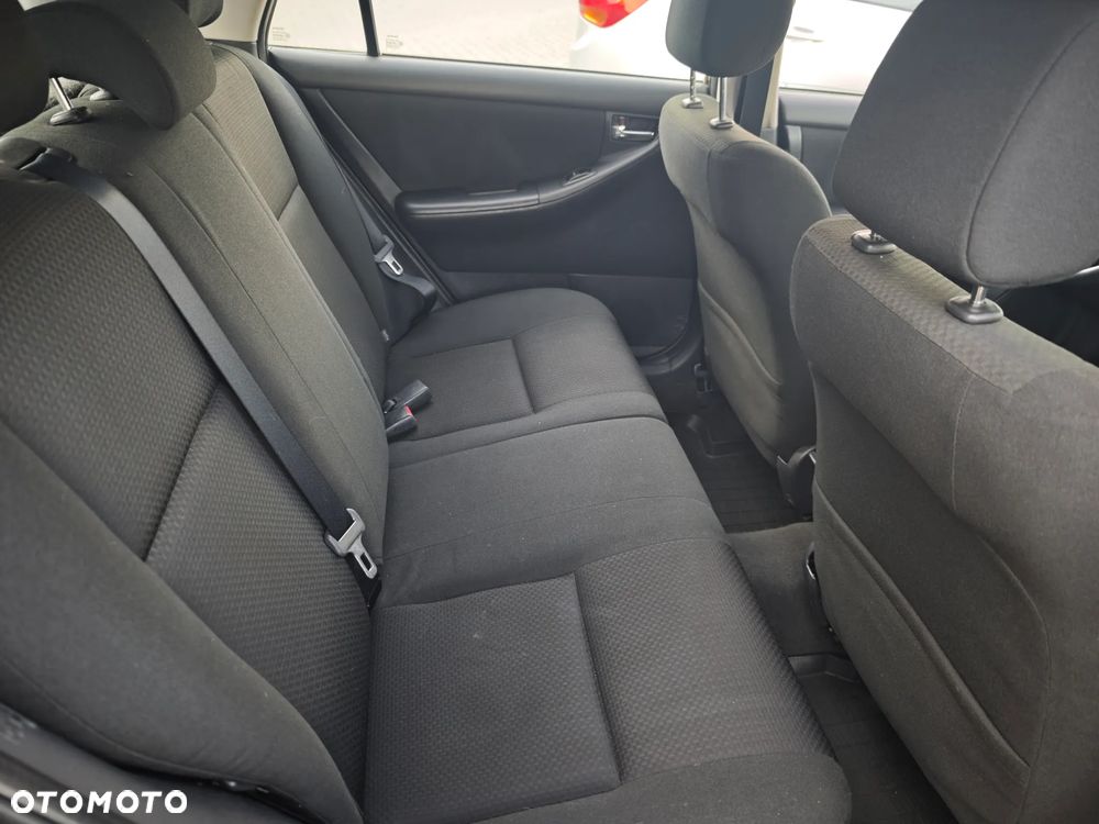 Toyota Corolla 2.0 D-4D Executive - 26
