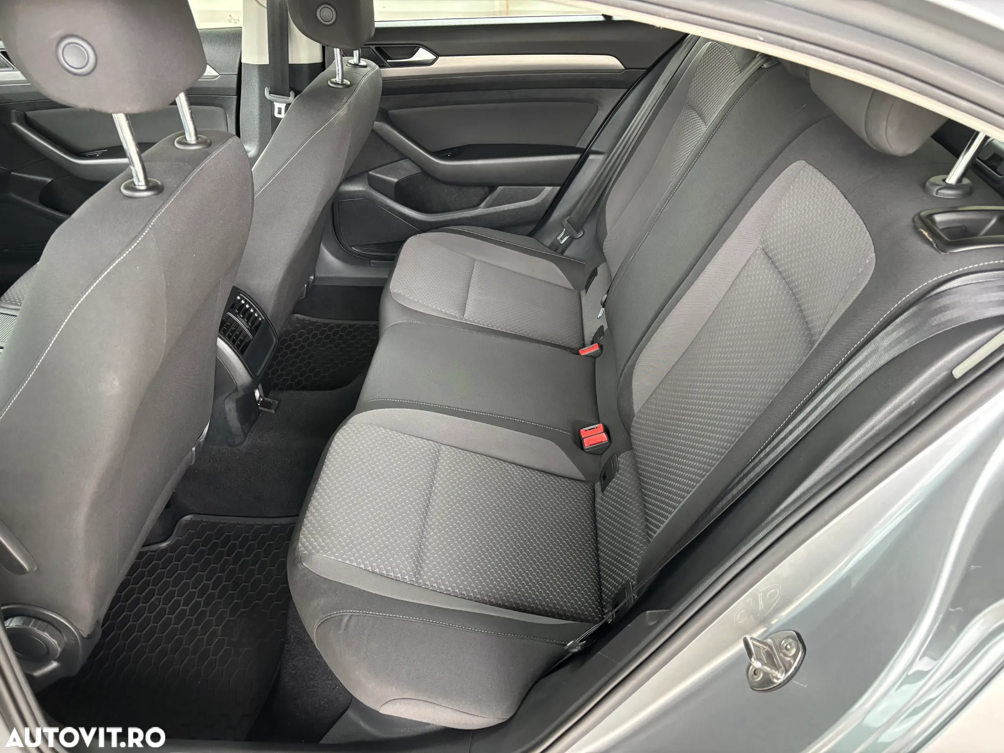 Volkswagen Passat Variant 1.5 TSI ACT OPF DSG Comfortline - 38