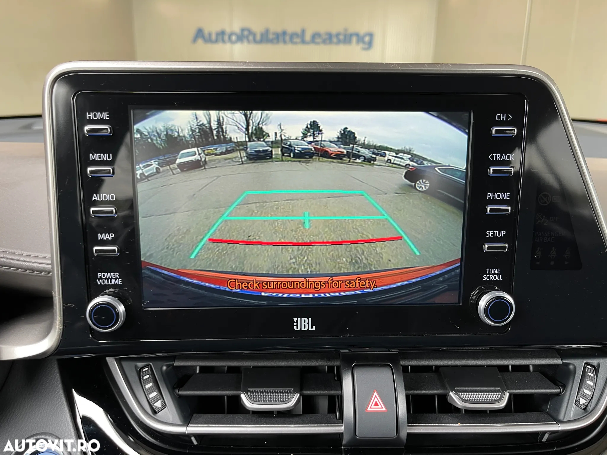 Toyota C-HR 2.0 HSD 184 CP 4x2 CVT Classy Bi-Tone - 13