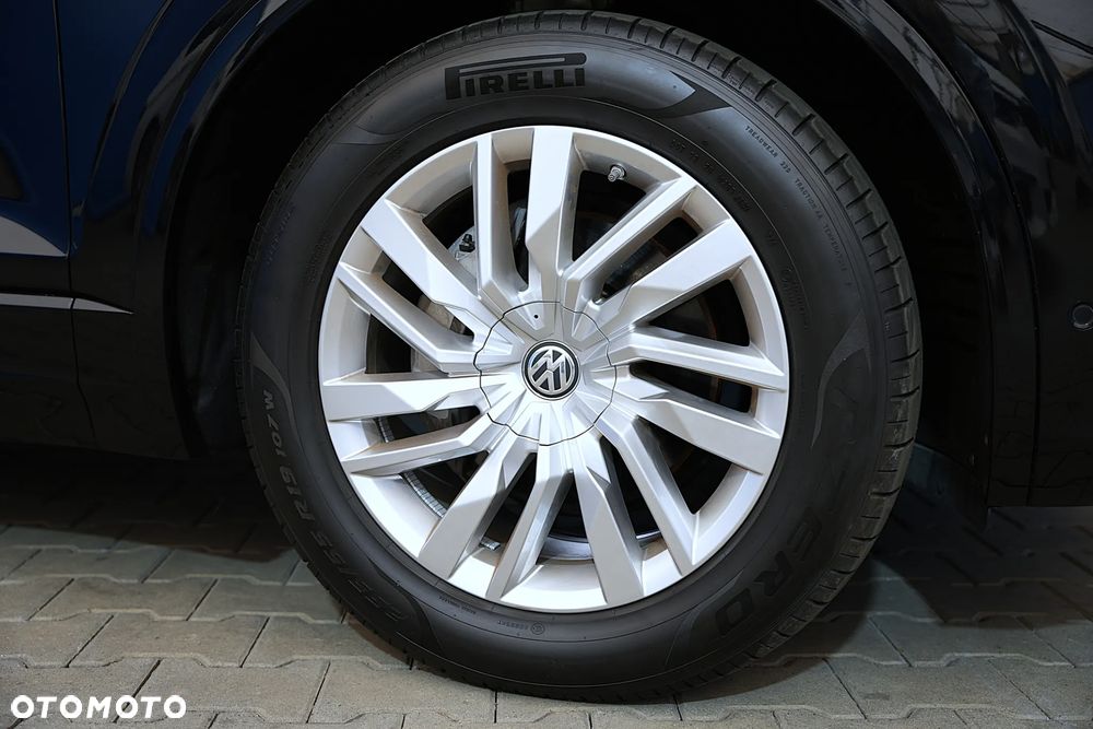 Volkswagen Touareg - 22