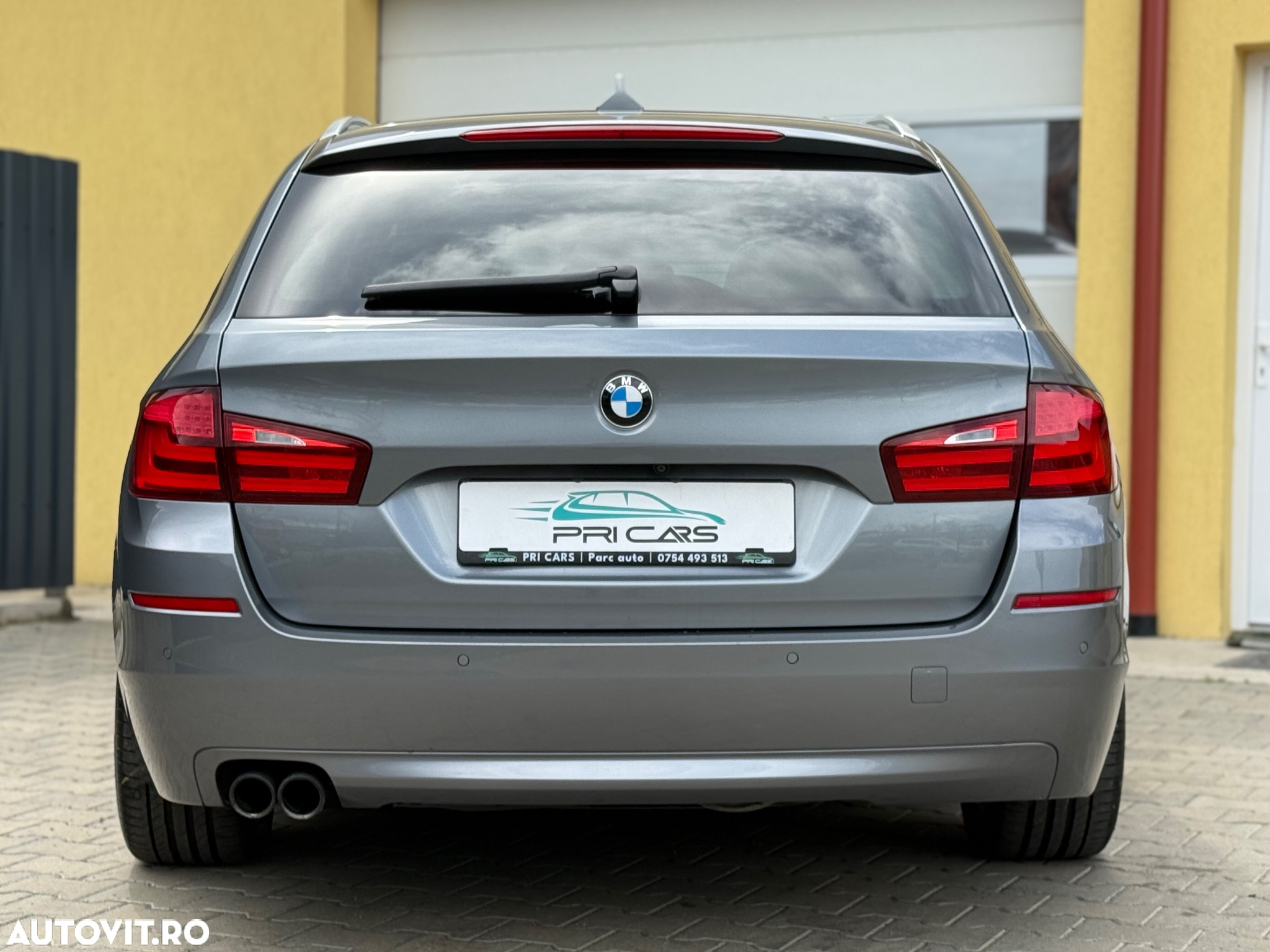 BMW Seria 5 525d Touring Aut. - 36