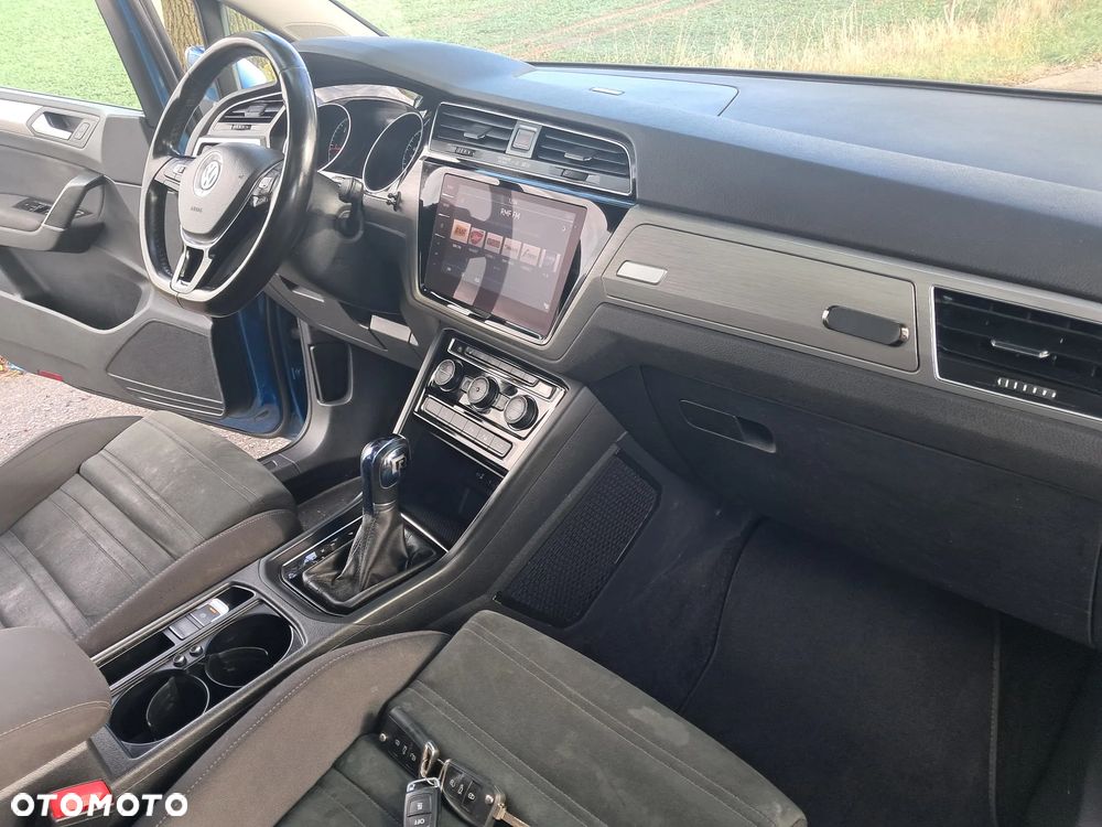 Volkswagen Touran 1.6 TDI SCR DSG IQ.DRIVE - 25