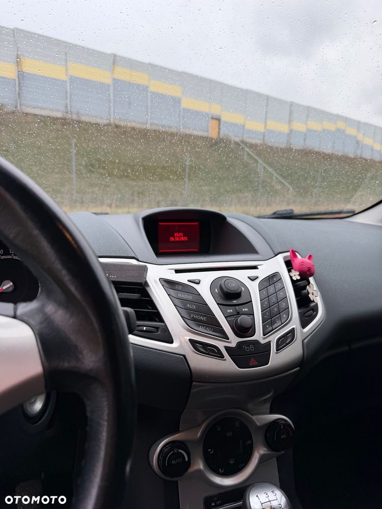 Ford Fiesta - 15