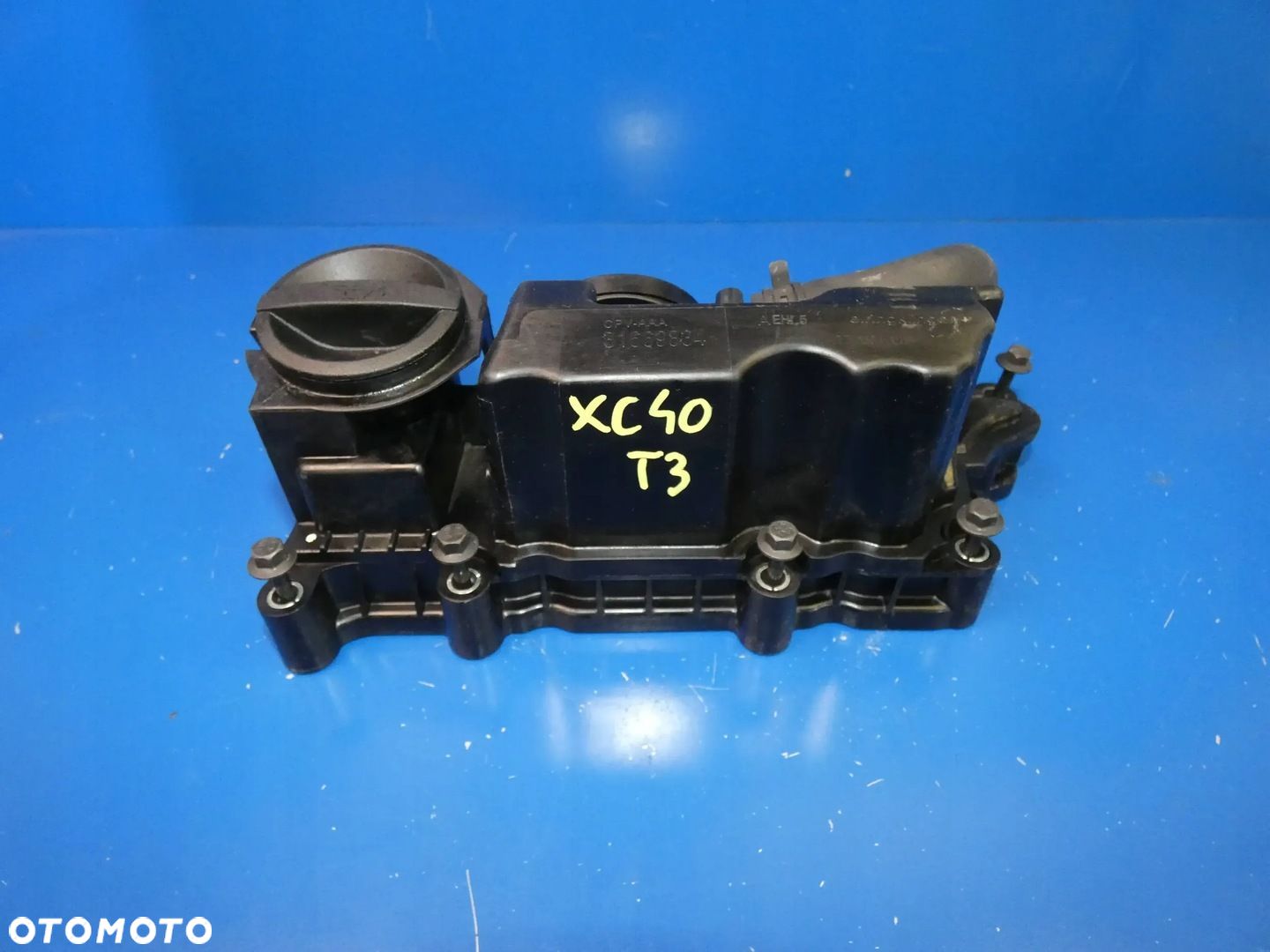 VOLVO XC40 1.5 T3 TURBO POKRYWA ZAWORÓW SEPARATOR ODMA WLEW OLEJU - 1