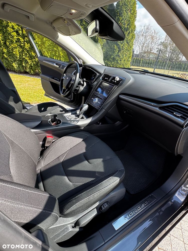 Ford Mondeo ver-2-0-hybrid-titanium - 11