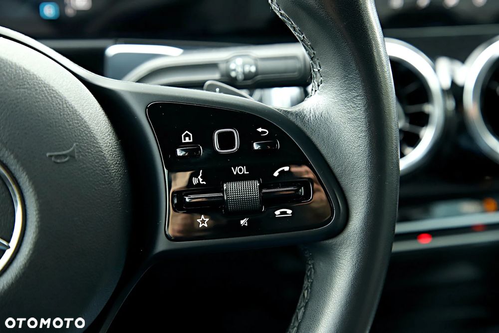 Mercedes-Benz GLB 200 7G-DCT - 27