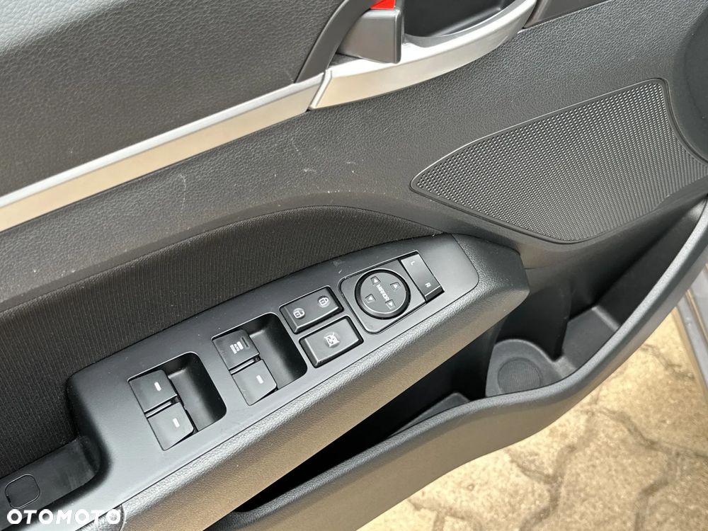 Hyundai Elantra 1.6 Comfort Premiere - 11