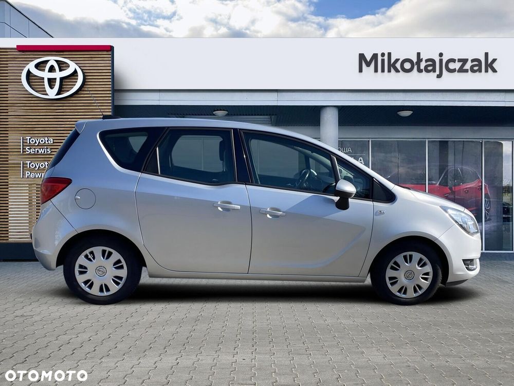 Opel Meriva 1.4 T Essentia S&S - 11