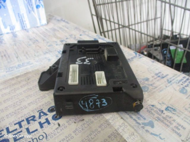 Modulo 8200343733 RENAULT CLIO 3 2005 1.5 DCI Modulo De Caixa De Fusiveis - 4