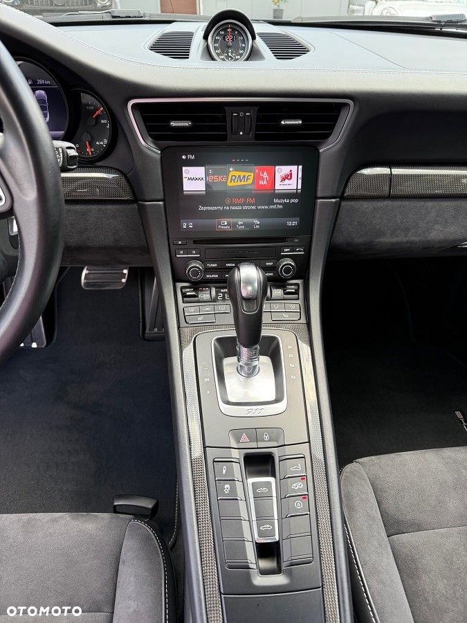 Porsche 911 Targa 4 GTS PDK - 27