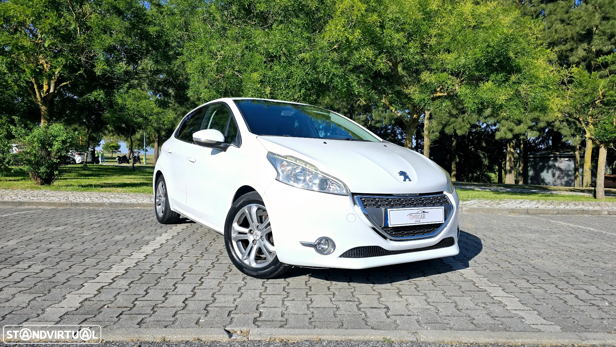 Peugeot 208 1.6 e-HDi Allure 2-Tronic - 3