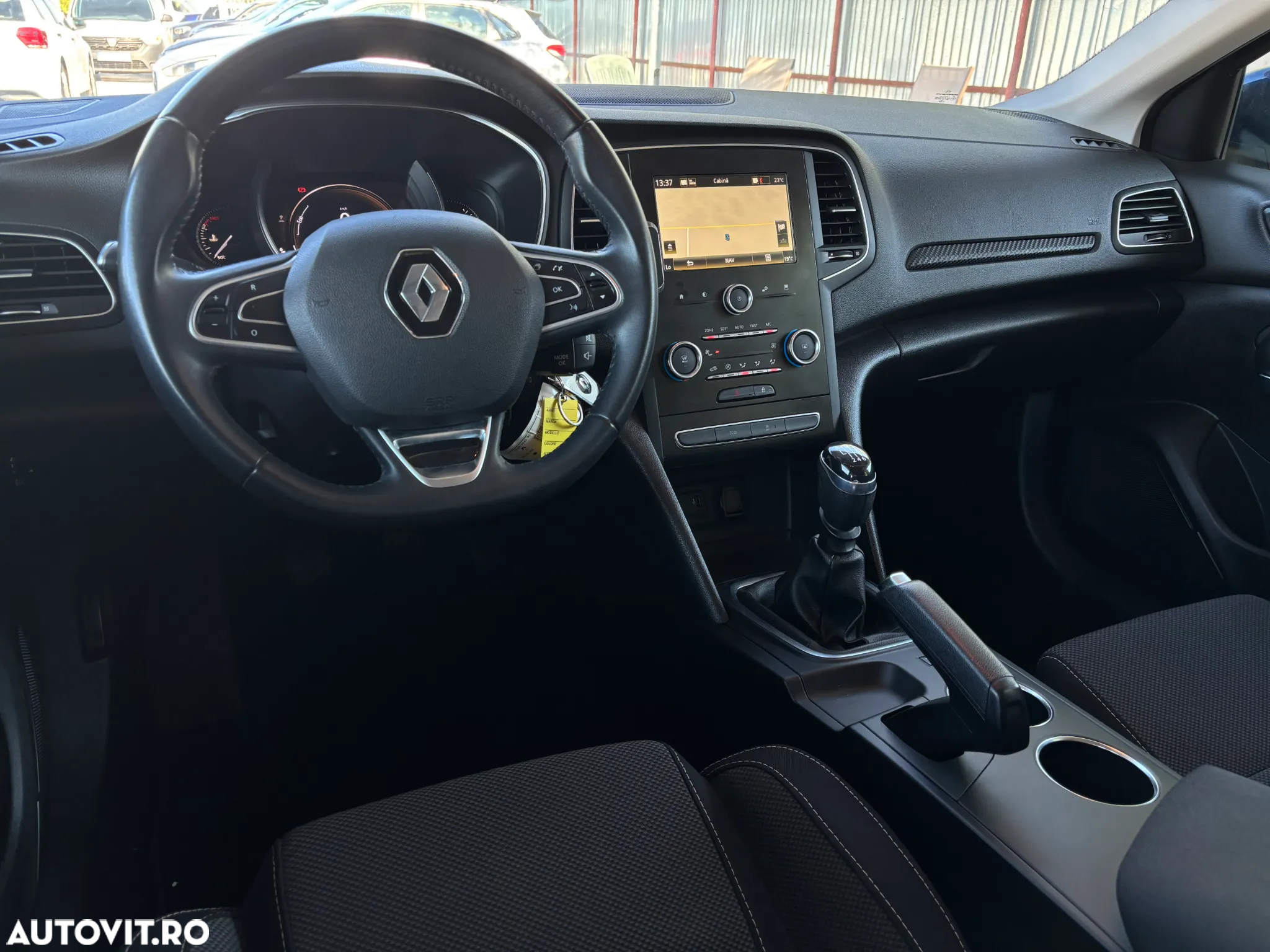 Renault Megane BLUE dCi Business - 27