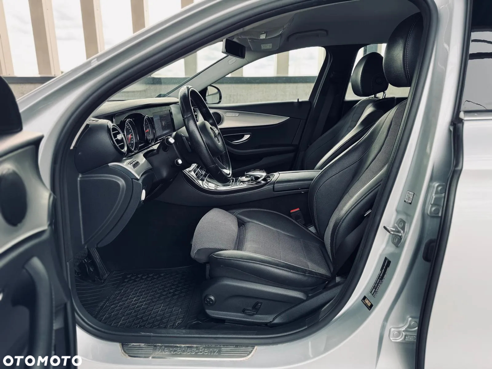 Mercedes-Benz Klasa E 220 d T 9G-TRONIC Avantgarde - 17