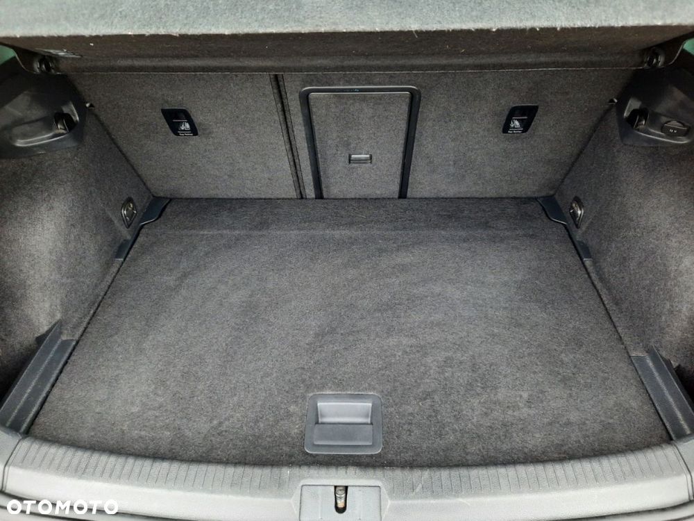 Volkswagen Golf - 21