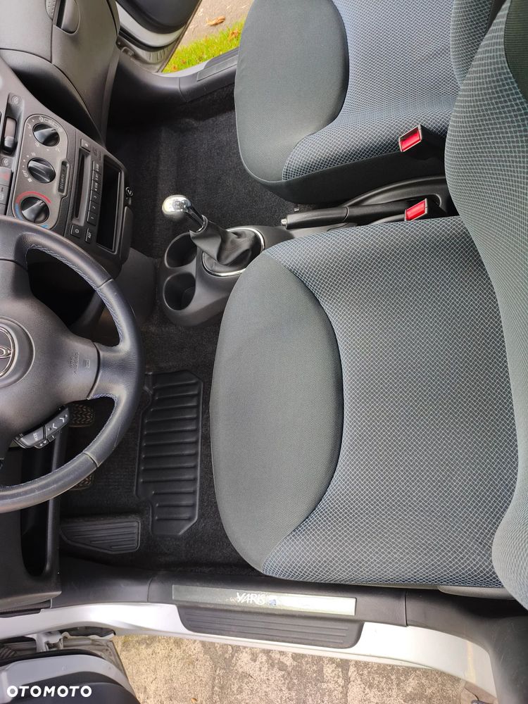 Toyota Yaris 1.0 Unlimited - 21