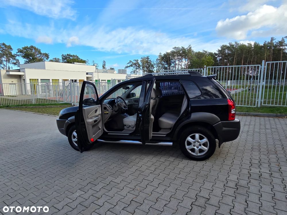 Hyundai Tucson 2.0 CRDi Elegance + - 15