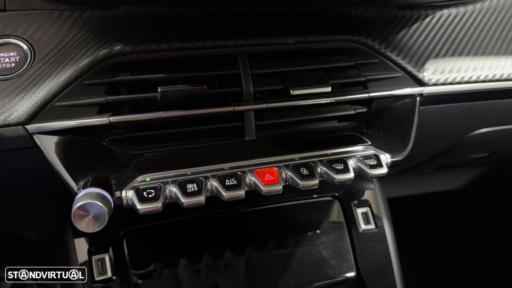 Peugeot 208 PureTech 100 Allure - 32