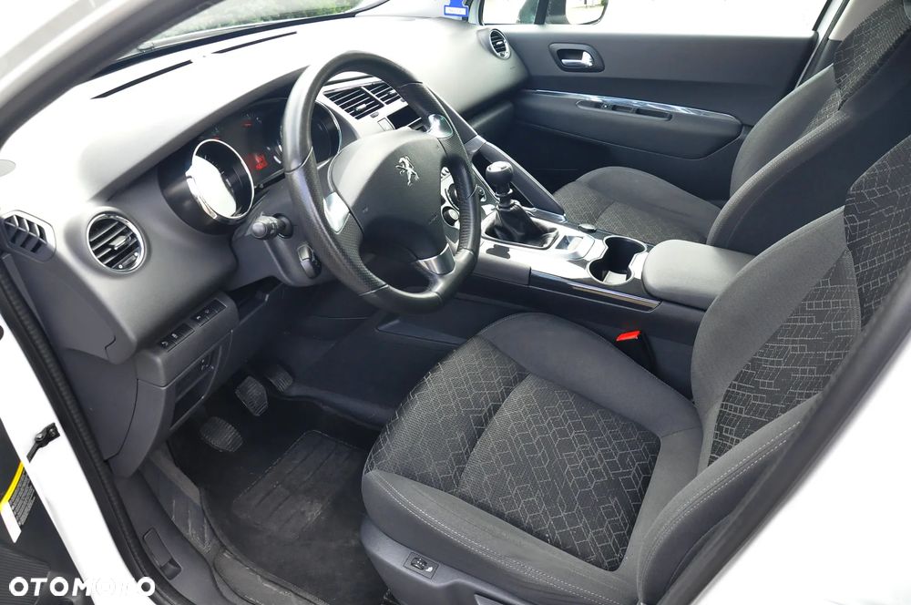 Peugeot 3008 1.6 BlueHDi Style S&S - 27