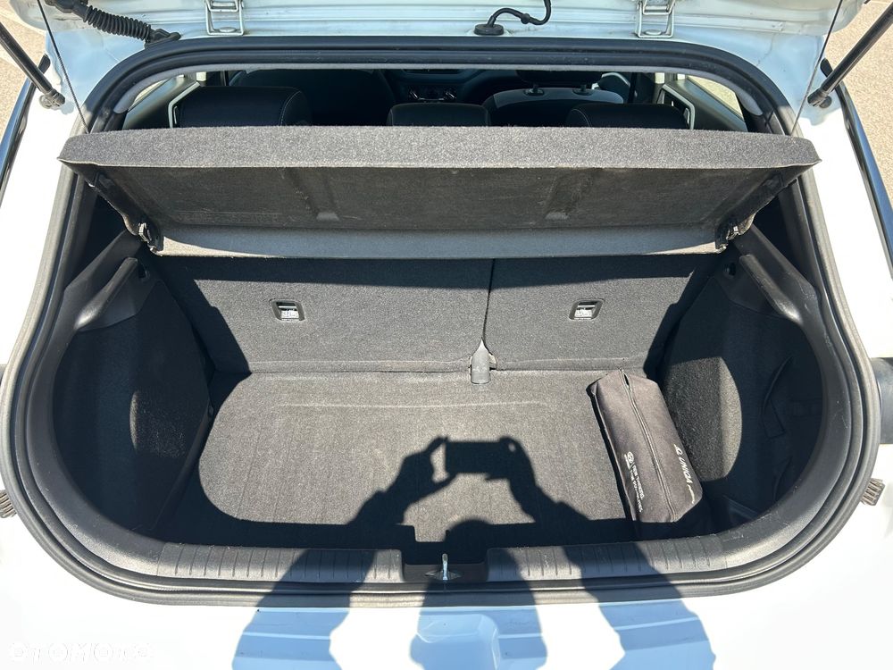 Hyundai i20 blue 1.2 - 16