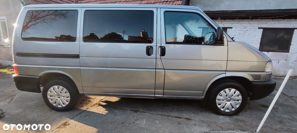 Volkswagen Caravelle - 7