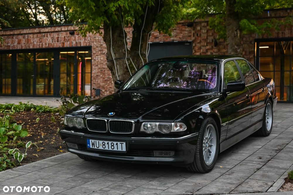 BMW Seria 7 735i L - 1