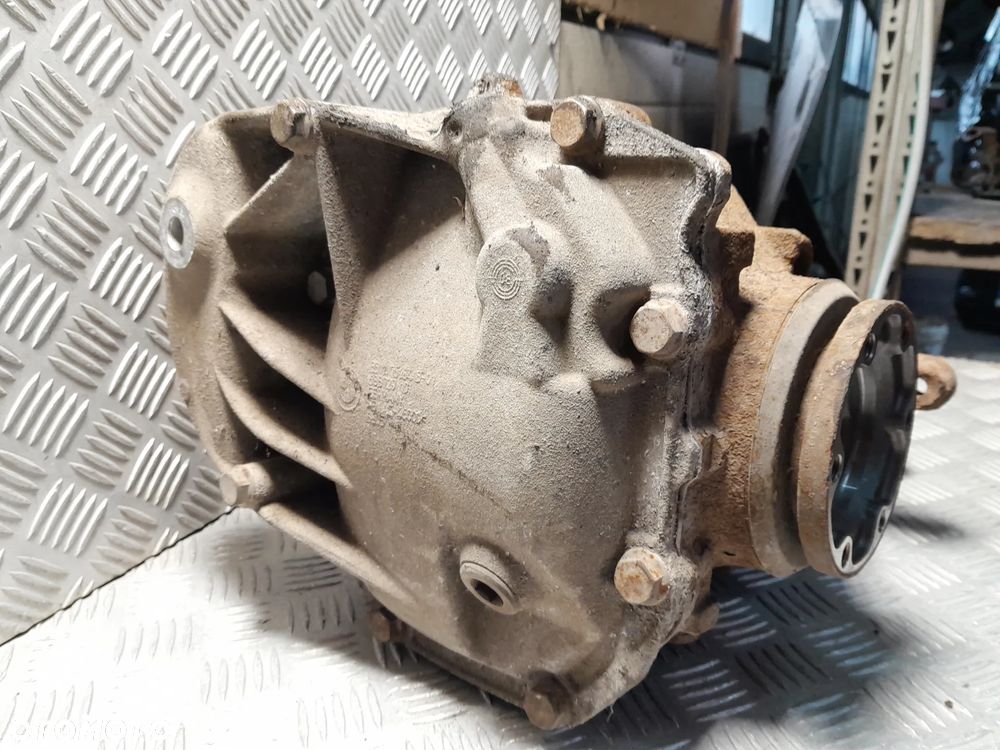 BMW E90 E87 E91 E92 DYFERENCJAŁ MOST TYLNEGO NAPĘDU 7572520-01 PRZEŁOŻENIA 2,81 - 3