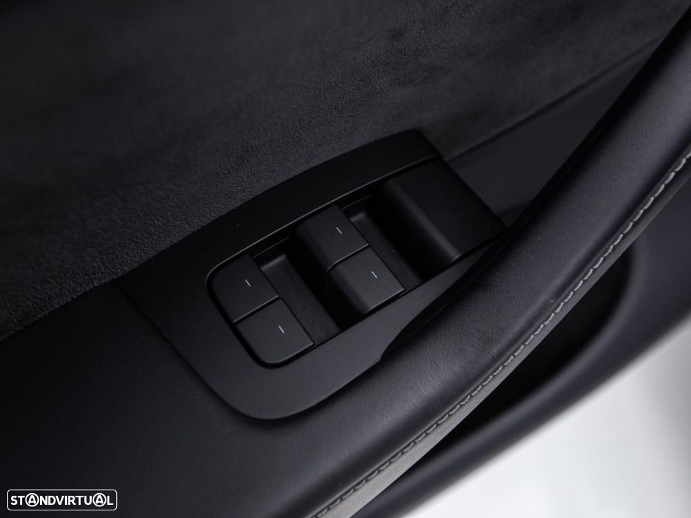 Tesla Model Y Long Range Tração Traseira - 18