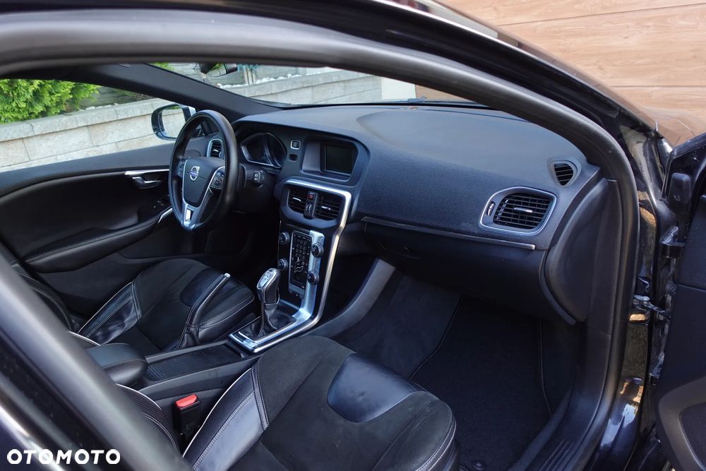 Volvo V40 D2 R Design - 7