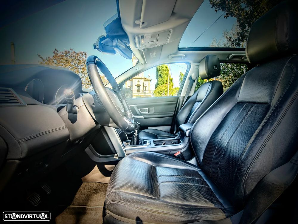 Land Rover Discovery Sport TD4 HSE Luxury - 11