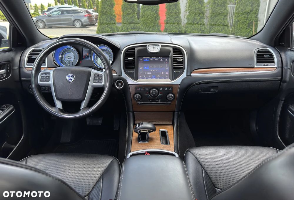 Lancia Thema 3.6 Executive AWD - 33