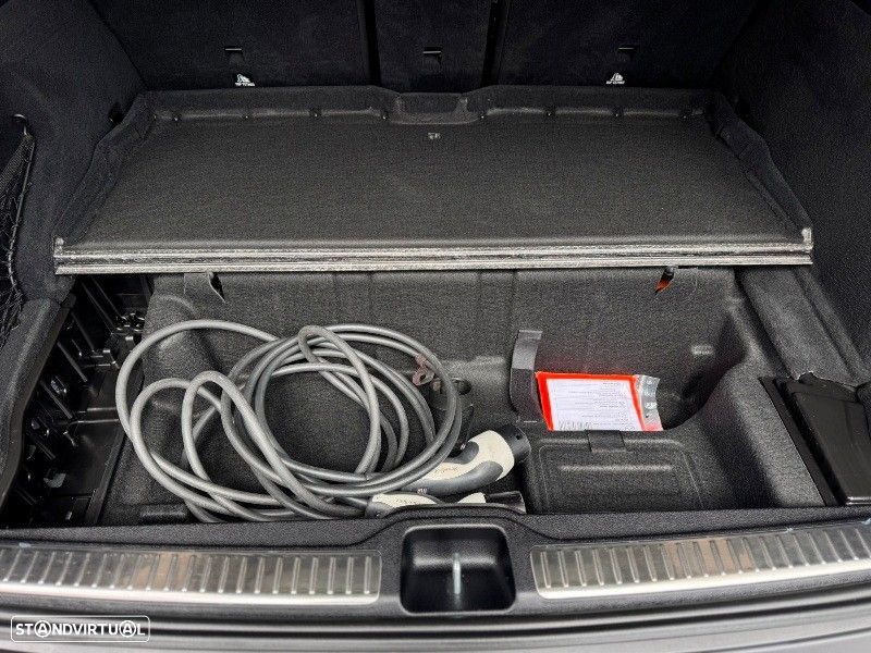 Mercedes-Benz GLC 300 - 53