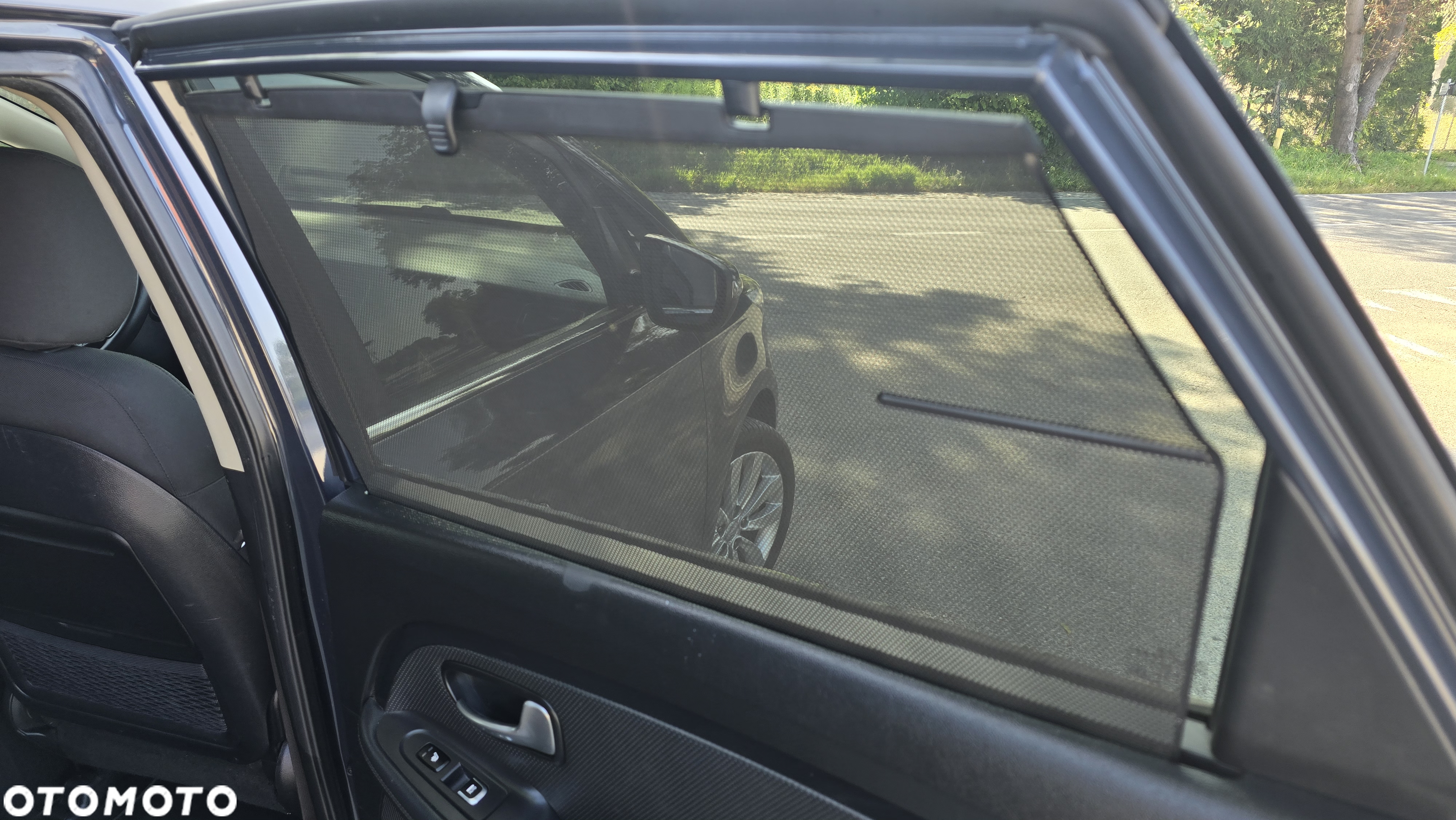 Kia Carens 1.6 GDI S 7os - 37