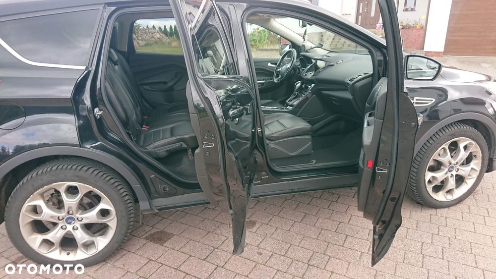Ford Escape 2.0 EcoBoost AWD Titanium - 4