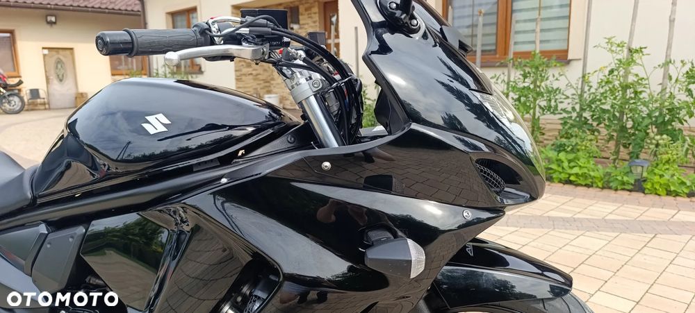 Suzuki GSX - 30