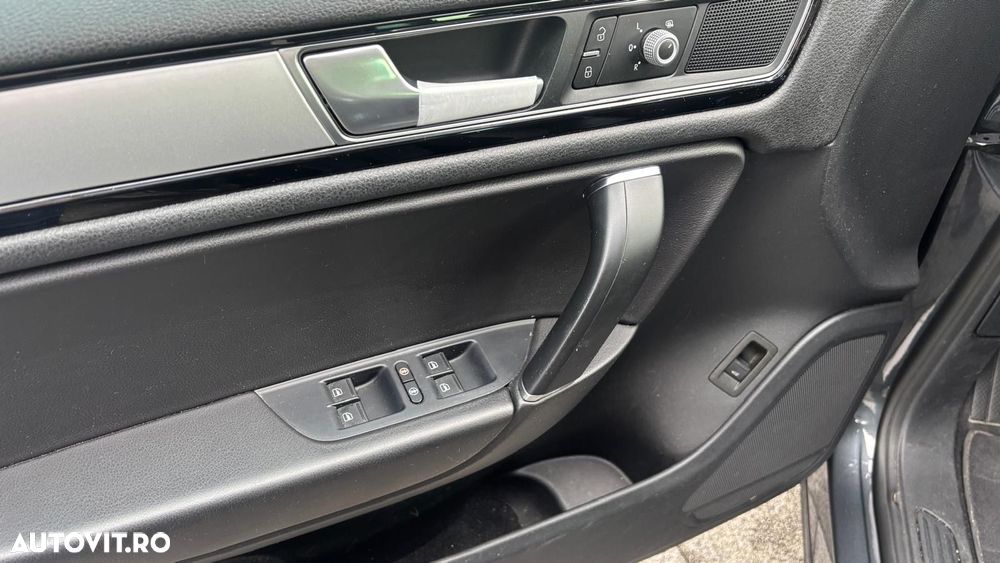 Volkswagen Touareg 3.0 V6 TDI BMT - 12