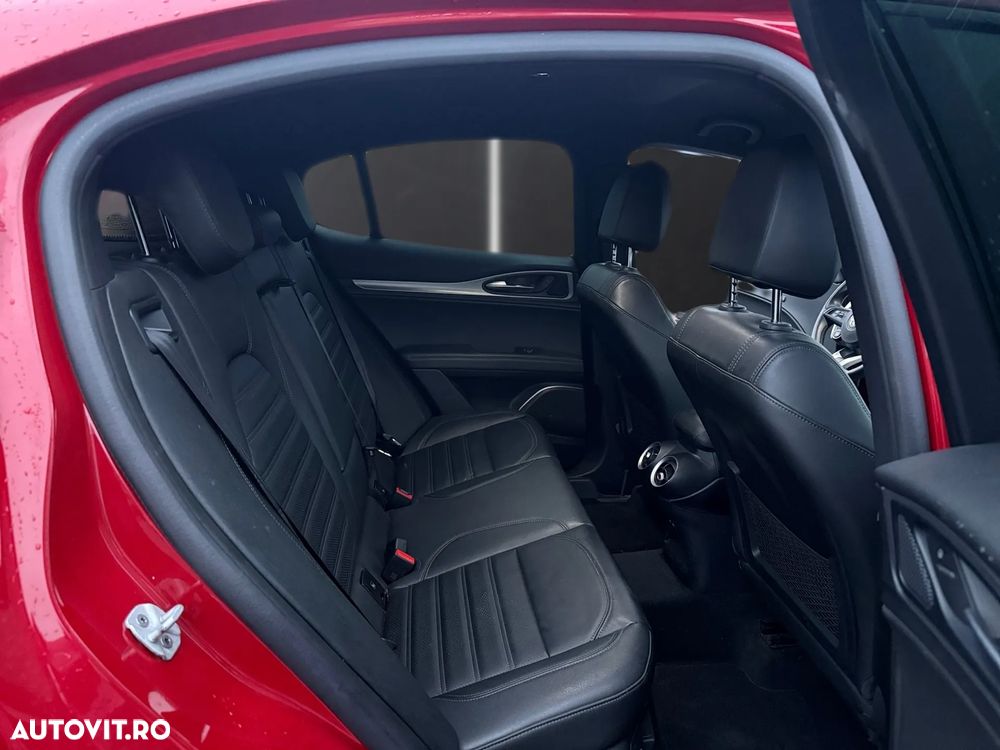Alfa Romeo Stelvio 2.0 Turbo AWD AT8 Veloce - 18