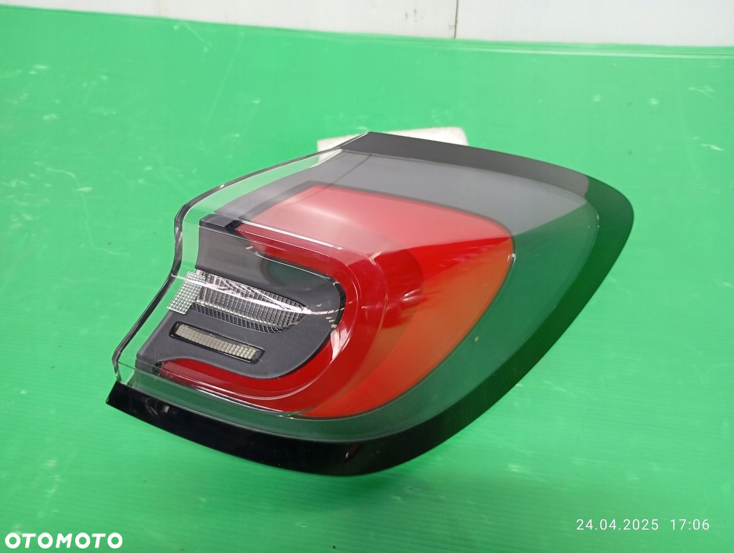 LAMPA PRAWY TYŁ FORD PUMA MK2 19- L1TB-13404 - 3